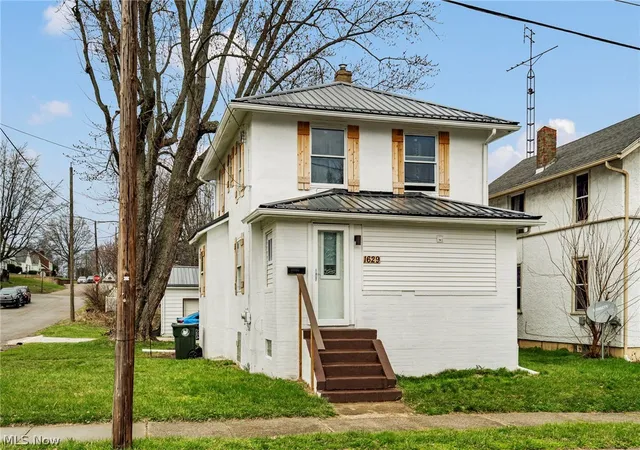 Photo 3 of Single family home for sale at 1629 23rd Street Ne, Canton, OH 44714 | MLS# 5209577 | Listing updated on 2026-05-13