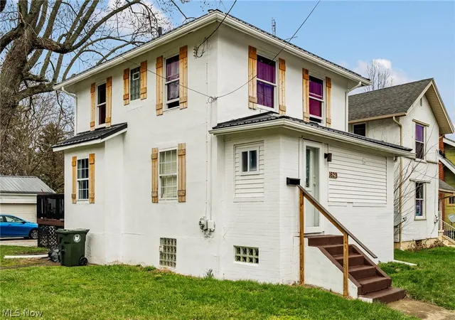 Photo 3 of Single family home for sale at 1629 23rd Street NE, Canton, OH 44714 | MLS# 5209577 | Listing updated on 2026-05-13