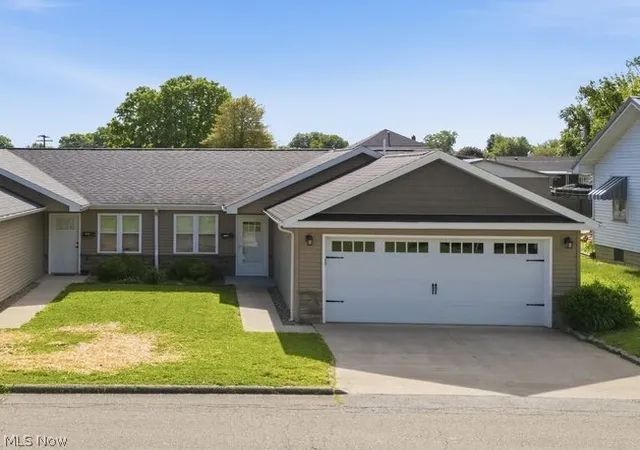 Homes for sale in Belpre, OH | 416a Elm Street, Belpre, OH 45714 | MLS# 5208118