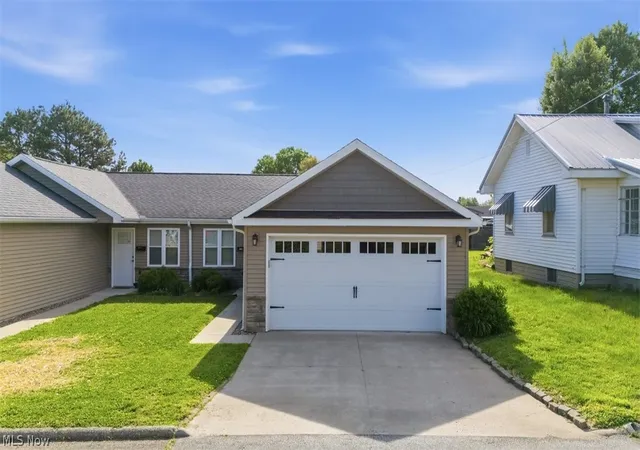 Homes for sale in Belpre, OH | 416a Elm Street, Belpre, OH 45714 | MLS# 5208118