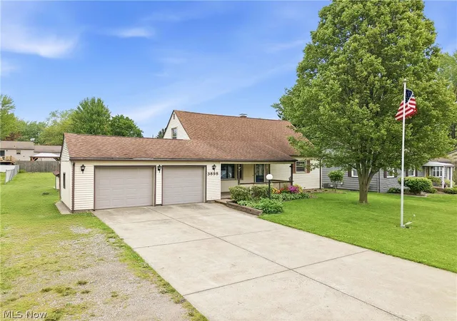2nd image of 3898 New Rd, Austintown, OH 44515 | MLS# 5208244