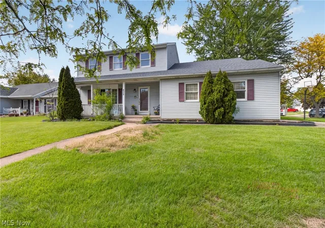 Homes for sale in Elyria, OH | 438 Hampton Dr, Elyria, OH 44035 | MLS# 5209420