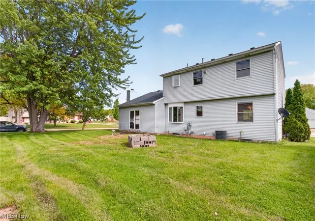 Homes for sale in Elyria, OH | 438 Hampton Dr, Elyria, OH 44035 | MLS# 5209420