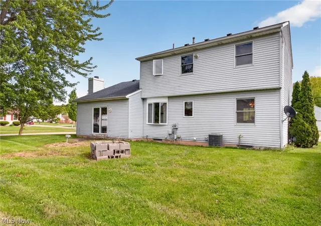 Homes for sale in Elyria, OH | 438 Hampton Dr, Elyria, OH 44035 | MLS# 5209420