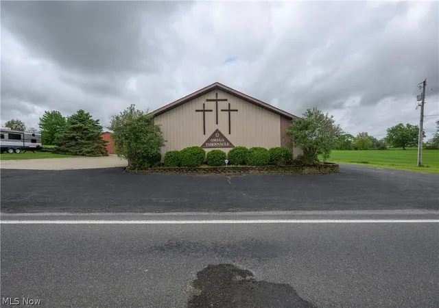 Single family home for sale at 2587 Alabama Ave SW, Dalton, OH 44618 | MLS# 5208940