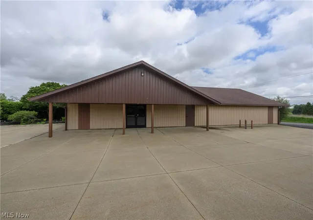 Photo 2 of Single family home for sale at 2587 Alabama Ave SW, Dalton, OH 44618 | MLS# 5208940 | Listing updated on 2026-08-14