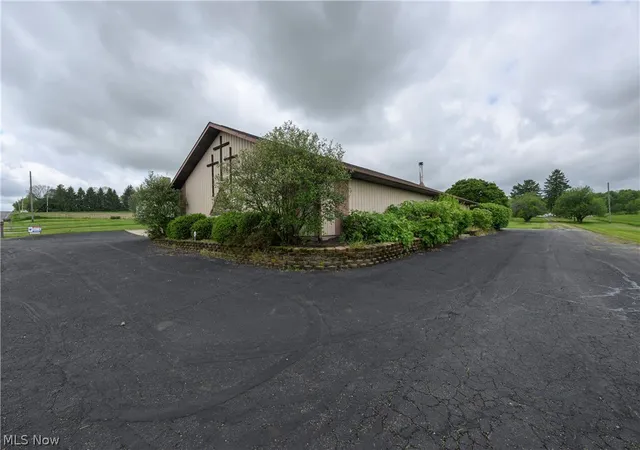Photo 3 of Single family home for sale at 2587 Alabama Ave SW, Dalton, OH 44618 | MLS# 5208940 | Listing updated on 2026-08-14
