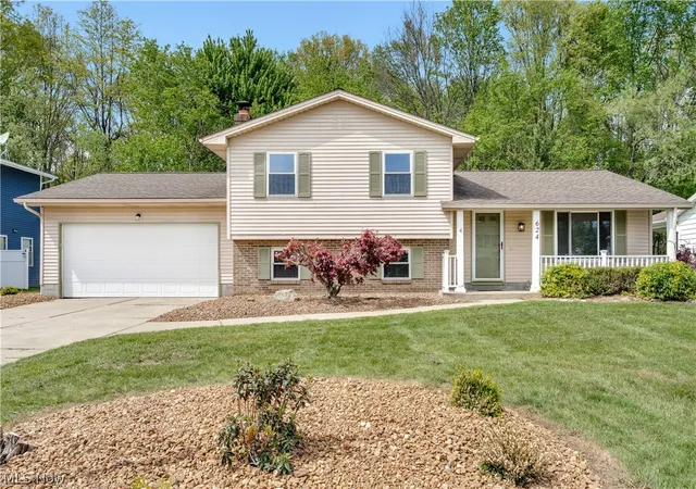 1st image of 624 Angiline Dr, Youngstown, OH 44512 | MLS# 5209641
