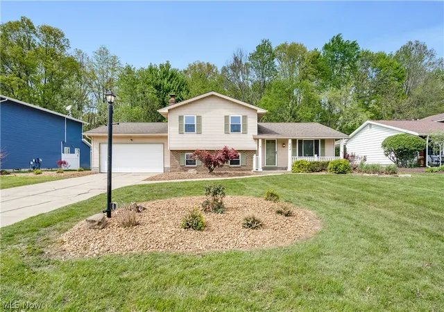 2nd image of 624 Angiline Dr, Youngstown, OH 44512 | MLS# 5209641