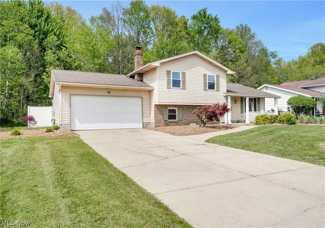 4th image of 624 Angiline Dr, Youngstown, OH 44512 | MLS# 5209641