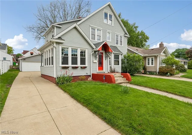 1st image of 403 E Baird Ave, Barberton, OH 44203 | MLS# 5209114