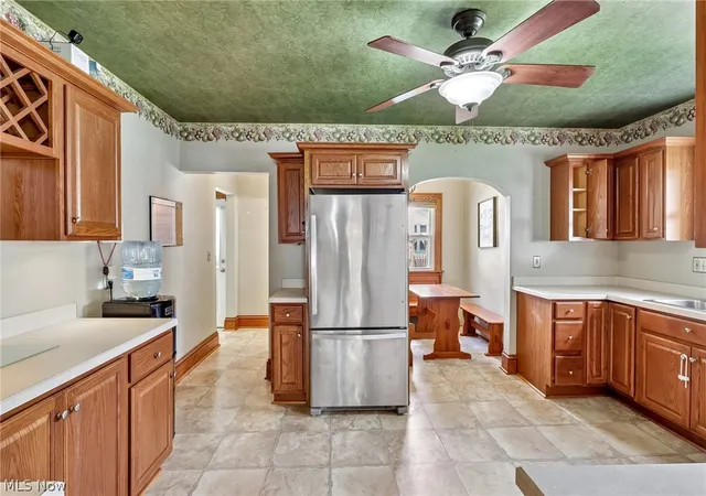 5th image of 403 E Baird Ave, Barberton, OH 44203 | MLS# 5209114