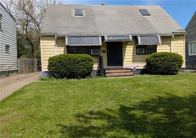 Homes for sale in Cleveland, OH | 14909 Lotus Dr, Cleveland, OH 44128 | MLS# 5209737