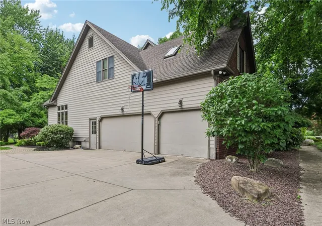 3rd image of 8615 Raintree Run, Poland, OH 44514 | MLS# 5209905