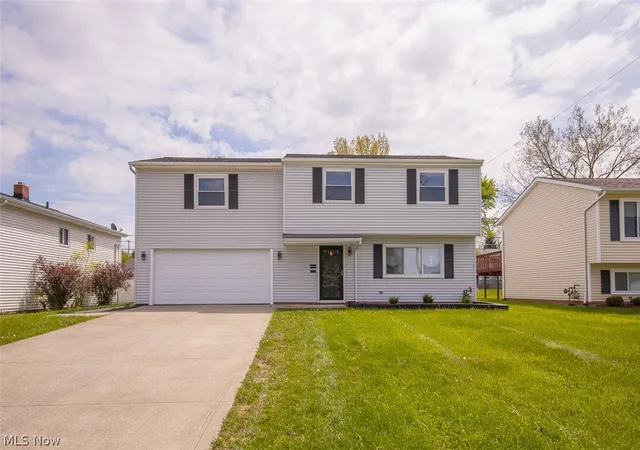 Homes for sale in Bedford Heights, OH | 25046 Buckthorn Rd, Bedford Heights, OH 44146 | MLS# 5209930