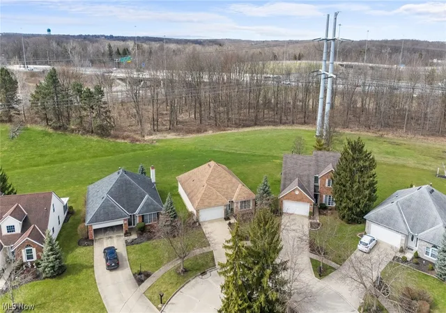 5th image of 16406 Logan Ct, Strongsville, OH 44136