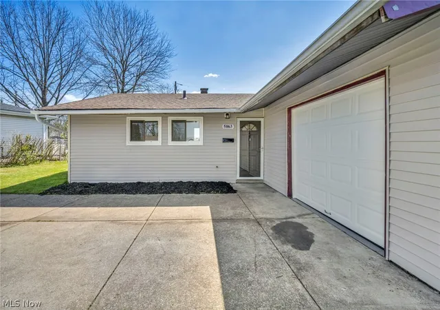 5th image of 5863 Kimberly Dr, Bedford Heights, OH 44146 | MLS# 5209991