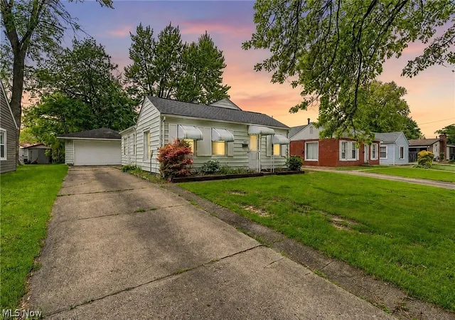 Homes for sale in Massillon, OH | 485 Grosvenor Ave Nw, Massillon, OH 44647 | MLS# 5209979