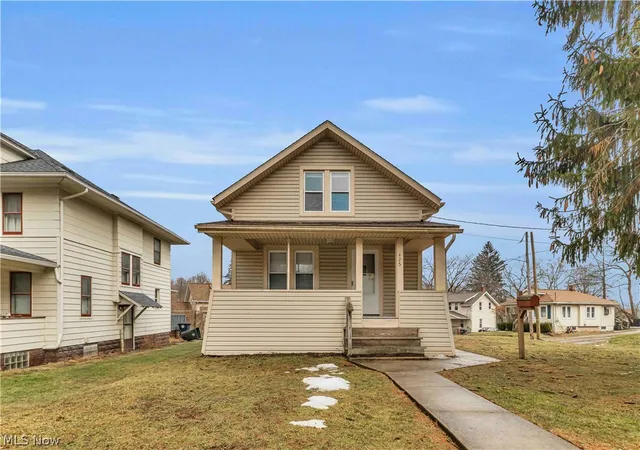 Photo 1 of Single family home for sale at 425 Frazier Ave, Akron, OH 44305 | MLS# 5209896 | Listing updated on 2026-07-16