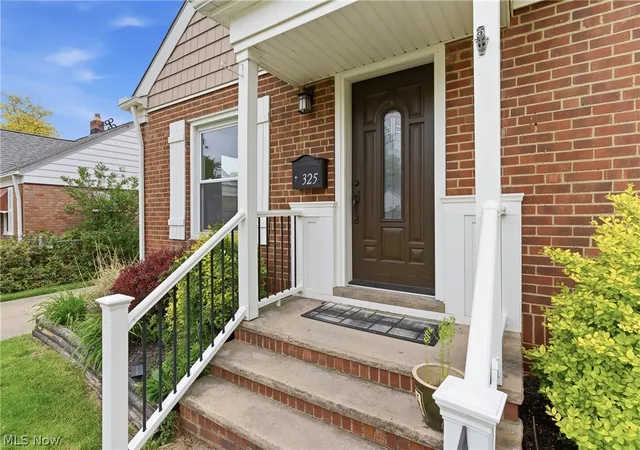 Photo 2 of Single family home for sale at 325 E 326th Street, Willowick, OH 44095 | MLS# 5209581 | Listing updated on 2026-05-26