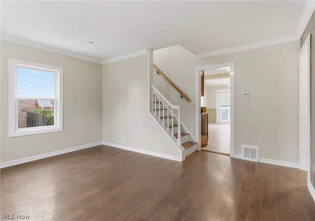 Photo 4 of Single family home for sale at 325 E 326th Street, Willowick, OH 44095 | MLS# 5209581 | Listing updated on 2026-05-26