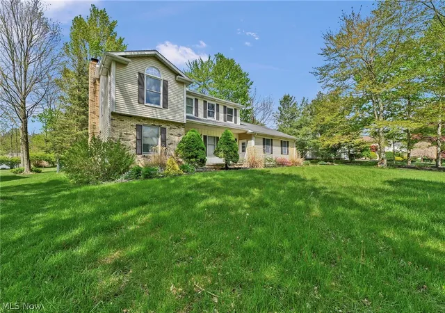 Homes for sale in Macedonia, OH | 1127 Deepwood Dr, Macedonia, OH 44056 | MLS# 5210113