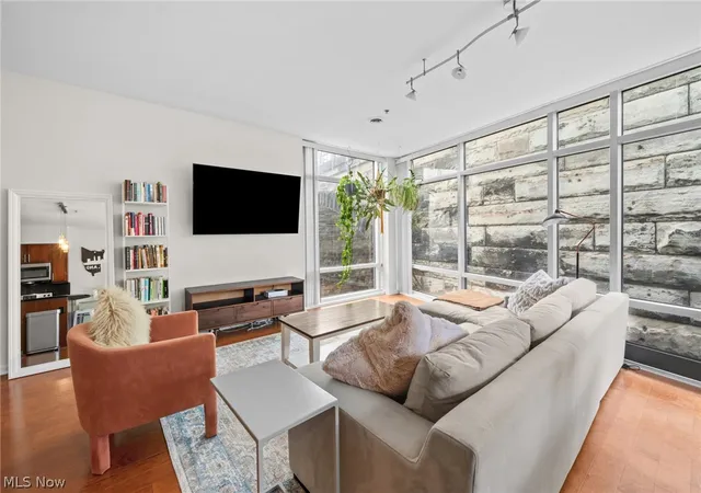 4th image of 1237 Washington Ave #601, Cleveland, OH 44113 | MLS# 5210132