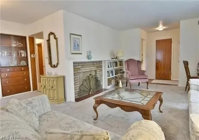 Photo 3 of Single family home for sale at 735 Brookfield Ave, Youngstown, OH 44512 | MLS# 5210140 | Listing updated on 2026-09-21