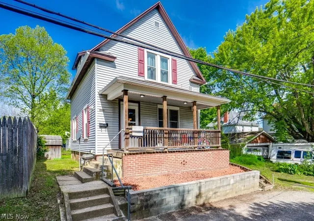 Homes for sale in Alliance, OH | 226 1/2 South St, Alliance, OH 44601 | MLS# 5210161