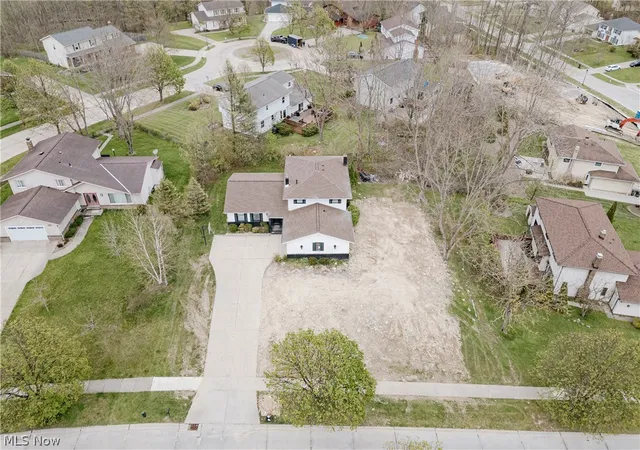 Photo 3 of Single family home for sale at 5880 Deepwood Trl, Solon, OH 44139 | MLS# 5209426 | Listing updated on 2026-08-03