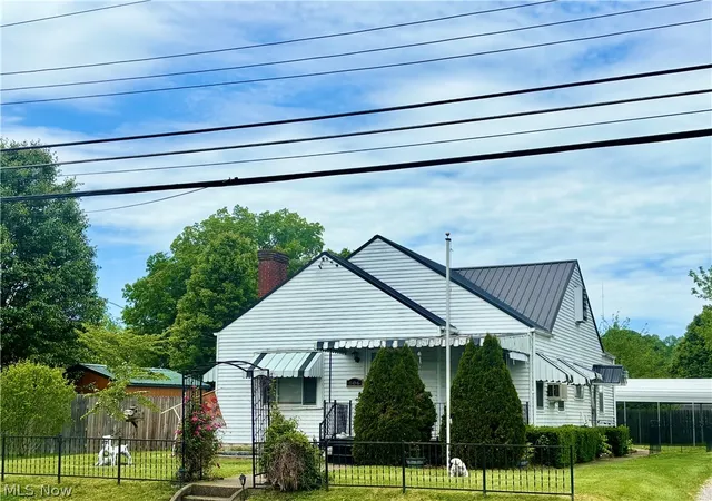 Homes for sale in Parkersburg, WV | 806 Elder St, Parkersburg, WV 26101 | MLS# 5210207