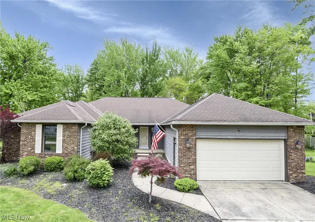 Homes for sale in Avon Lake, OH | 32078 Willow Cir, Avon Lake, OH 44012 | MLS# 5200398