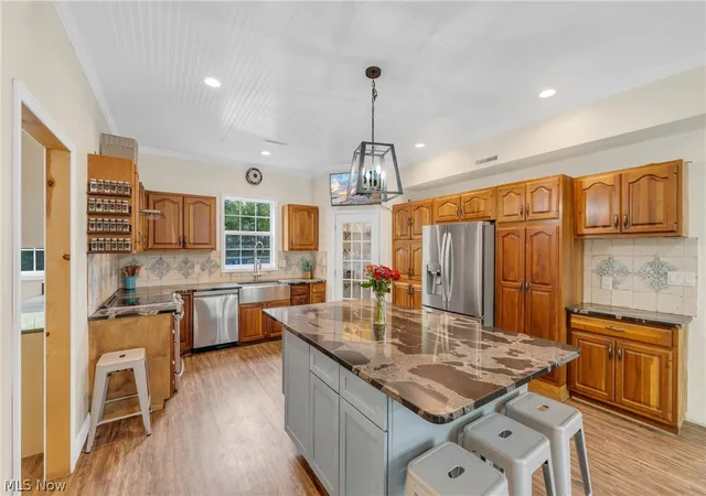 Photo 4 of Single family home for sale at 33932 Roberts Rd, Eastlake, OH 44095 | MLS# 5209163 | Listing updated on 2026-07-17
