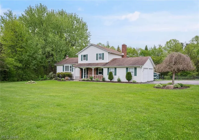 1st image of 10471 Meadowhurst Ln, Chardon, OH 44024 | MLS# 5210076