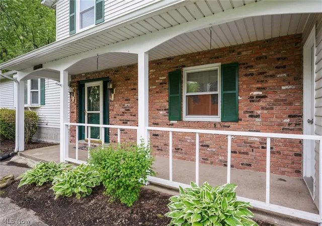 4th image of 10471 Meadowhurst Ln, Chardon, OH 44024 | MLS# 5210076