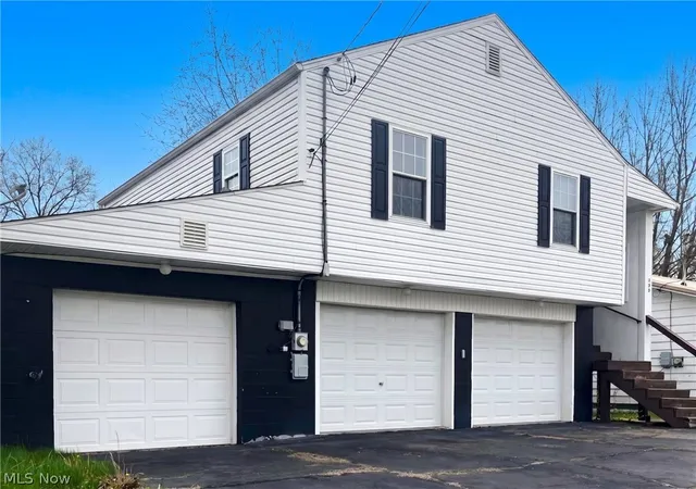 Photo 3 of Multi family home for sale at 901 & 903 Lenore St, Parkersburg, WV 26101 | MLS# 5210311 | Listing updated on 2026-08-31
