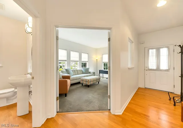 2nd image of 460 Hollyhock Ct, Cleveland, OH 44124 | MLS# 5209967