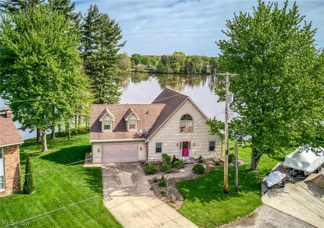 3rd image of 483 Owl Pt, Roaming Shores, OH 44084 | MLS# 5209626