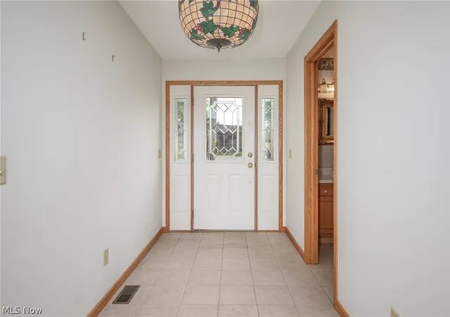 4th image of 483 Owl Pt, Roaming Shores, OH 44084 | MLS# 5209626