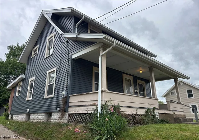 Photo 2 of Single family home for sale at 1713 Regal Ave Ne, Canton, OH 44705 | MLS# 5210363 | Listing updated on 2026-08-21