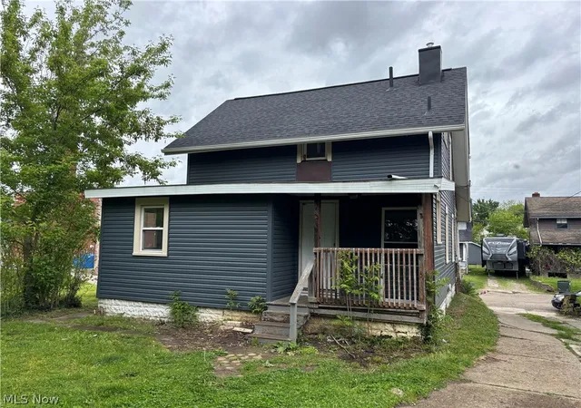 Photo 3 of Single family home for sale at 1713 Regal Ave Ne, Canton, OH 44705 | MLS# 5210363 | Listing updated on 2026-08-21