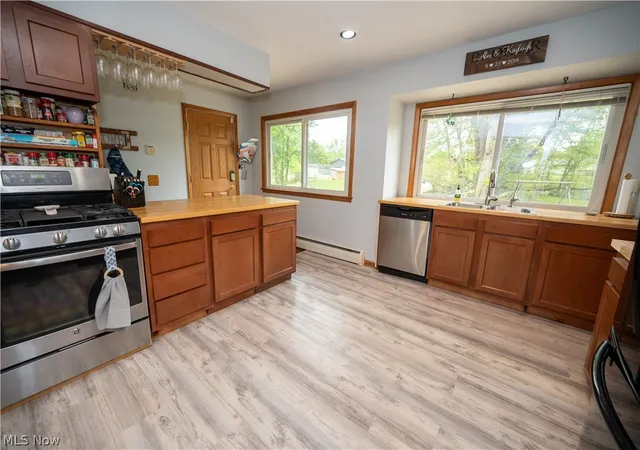 5th image of 18889 Riverview Dr, Chagrin Falls, OH 44023 | MLS# 5210174