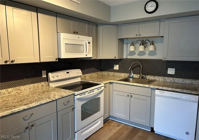 Listing Photo 4 - Condo for sale in building located at 950 Wadsworth Rd, Medina, OH 44256 - Unit #F4