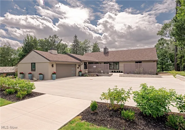 Photo 1 of Single family home for sale at 3300 Green Rd, Beachwood, OH 44122 | MLS# 5209982 | Listing updated on 2026-08-29
