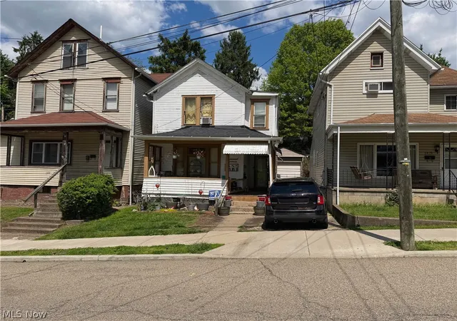 Homes for sale in East Liverpool, OH | 1013 Bradshaw Ave, East Liverpool, OH 43920 | MLS# 5210077