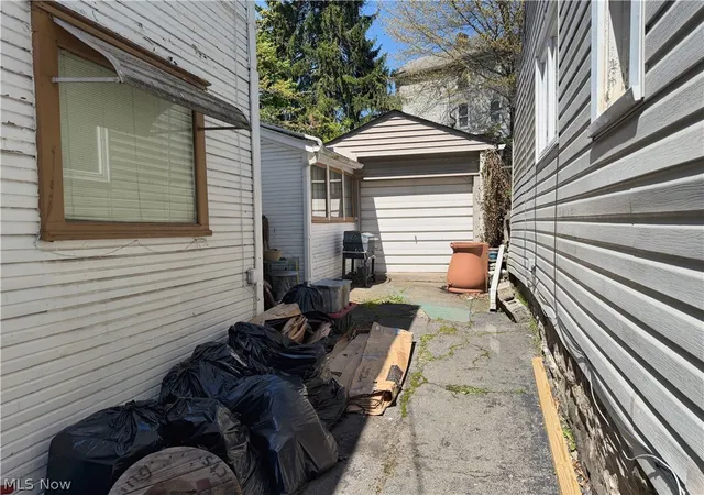 Homes for sale in East Liverpool, OH | 1013 Bradshaw Ave, East Liverpool, OH 43920 | MLS# 5210077