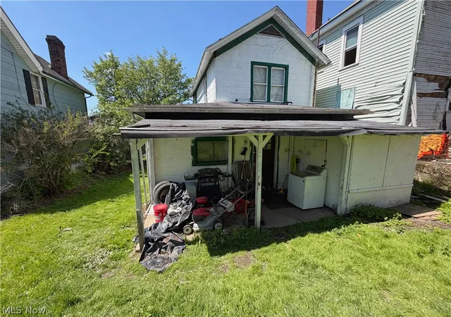 Homes for sale in East Liverpool, OH | 818 Riverview St, East Liverpool, OH 43920 | MLS# 5210169