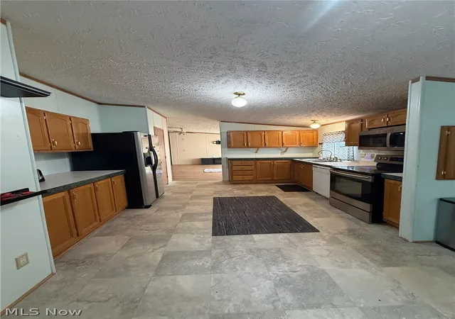 Photo 3 of Single family home for sale at 6476 Linda Ln, Ravenna, OH 44266 | MLS# 5210486 | Listing updated on 2026-07-27