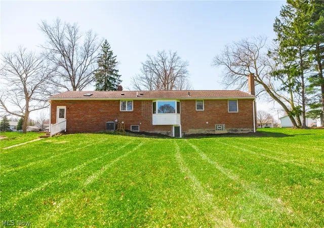 Homes for sale in Rittman, OH | 327 Briarhill Dr, Rittman, OH 44270 | MLS# 5209169