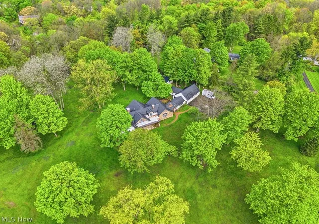 Photo 3 of Single family home for sale at 7151 Cabot Ln, Chagrin Falls, OH 44022 | MLS# 5210562 | Listing updated on 2026-09-01